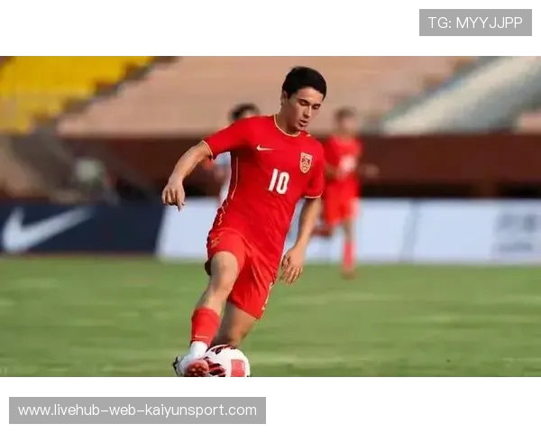 球场上的年轻面孔点燃希望，球场上的少年